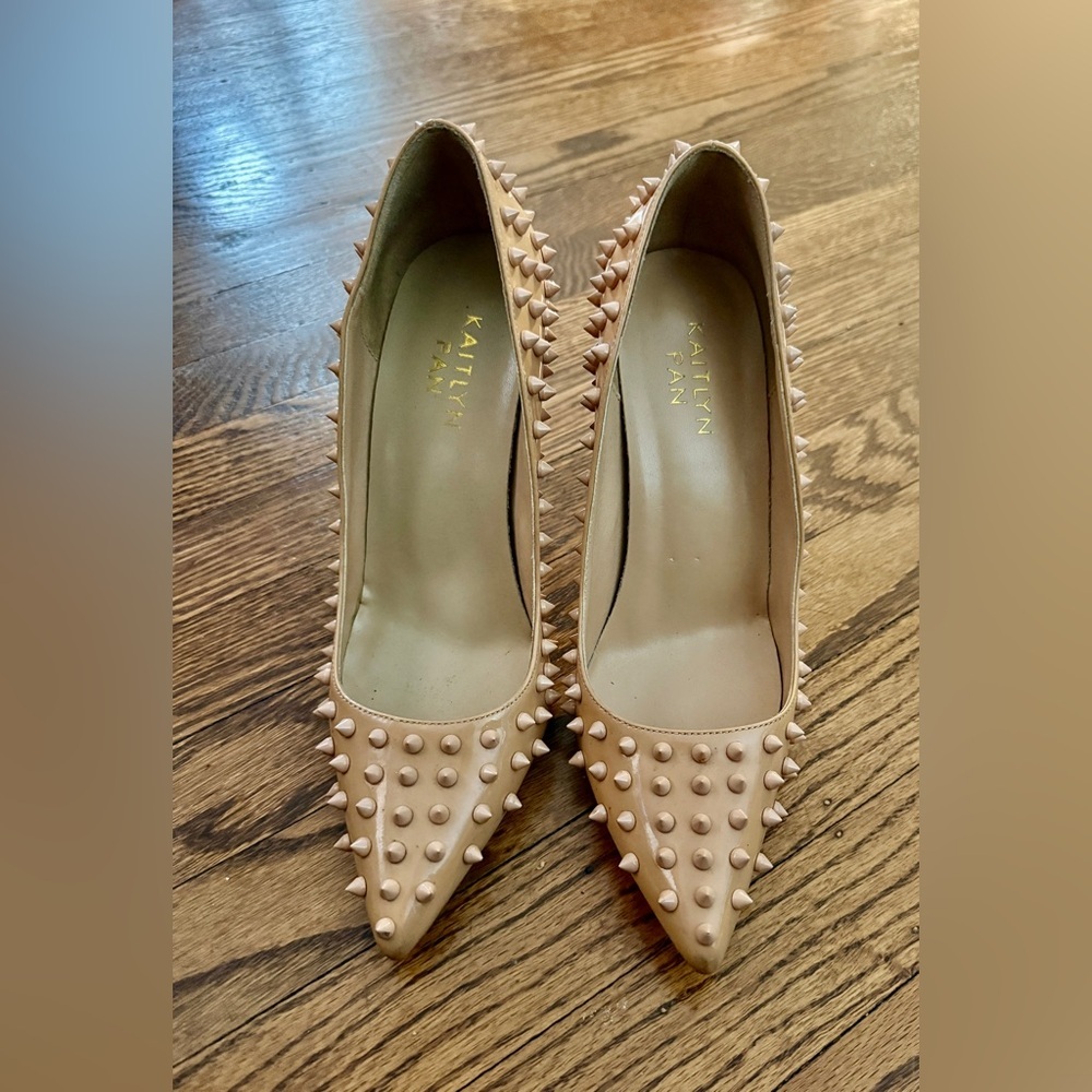 Kaitlyn Pan Beige Studded Heels‎
